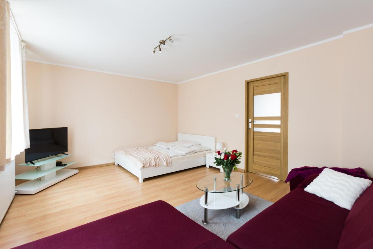 סוסנוביץ' Aparthouse Apartamenty Centrum מראה חיצוני תמונה