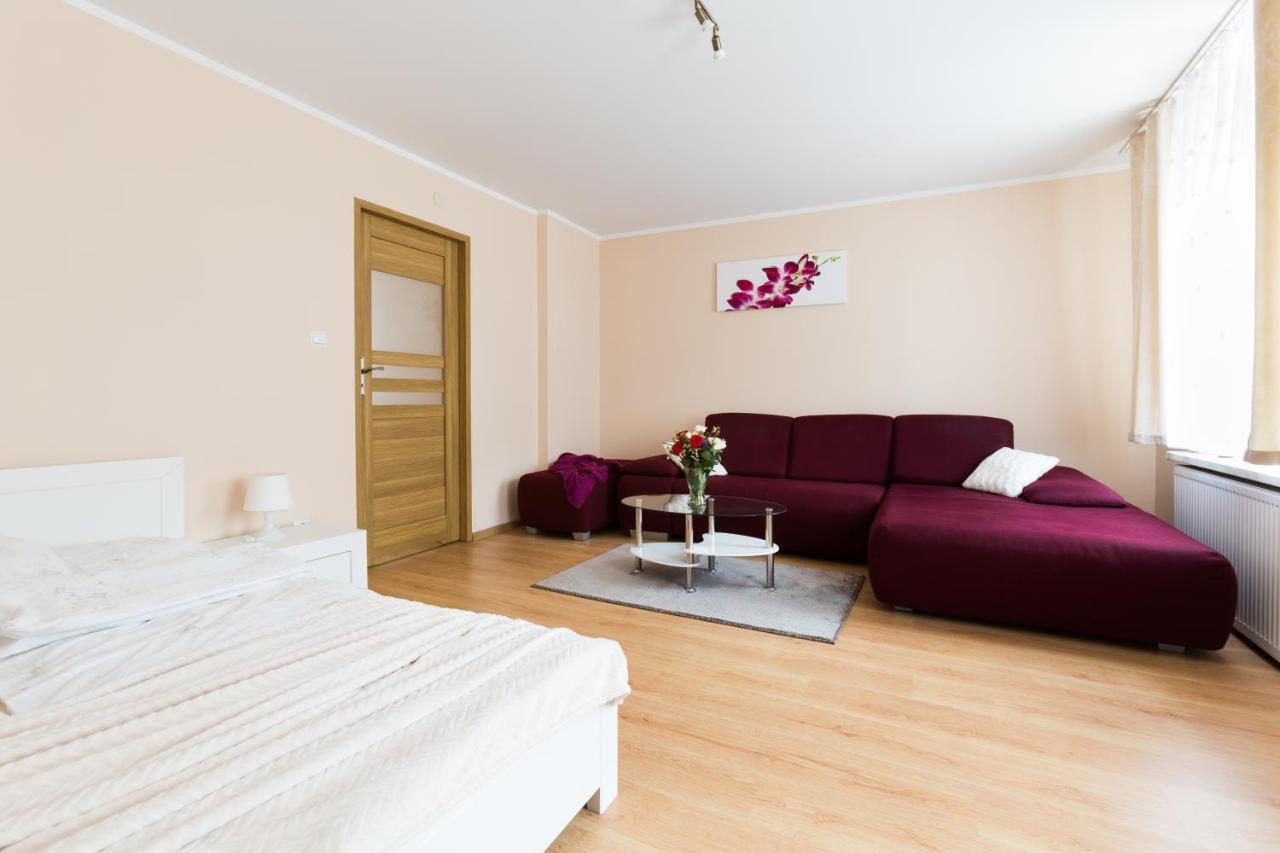 סוסנוביץ' Aparthouse Apartamenty Centrum מראה חיצוני תמונה
